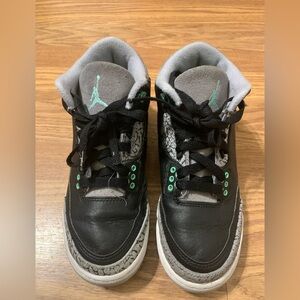 Jordan 3 Retro Green Glow, size 4Y
